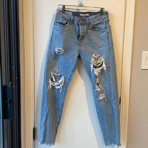 Levi’s wedgie fit distressed jeans
